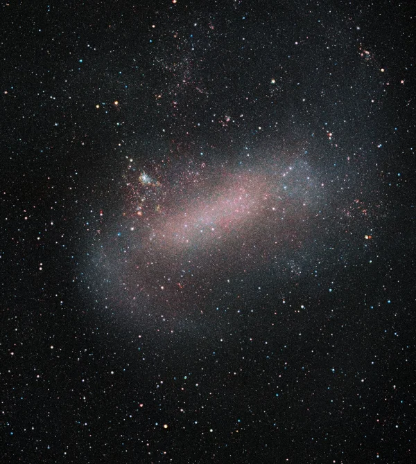 Ilmuwan Ungkap Keberadaan Lubang Hitam Supermasif di Awan Magellan Besar Melalui Hypervelocity Stars